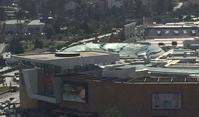 Ankara'da AVM çatısı çöktü! Yaralılar var