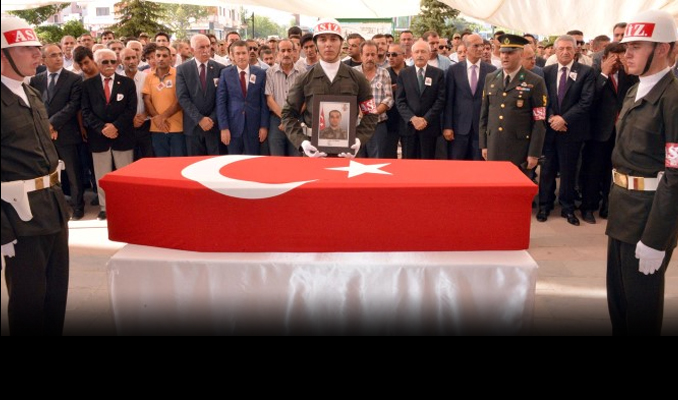 Kılıçdaroğlu, Artvin'de şehit düşen askerin cenazesinde