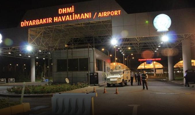 Diyarbakır'da havalimanına roketatarlı saldırı