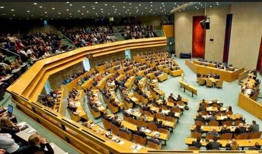 Hollanda meclisinden çirkin Türkiye kararı