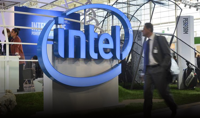 Intel'in gelirleri beklentileri aştı