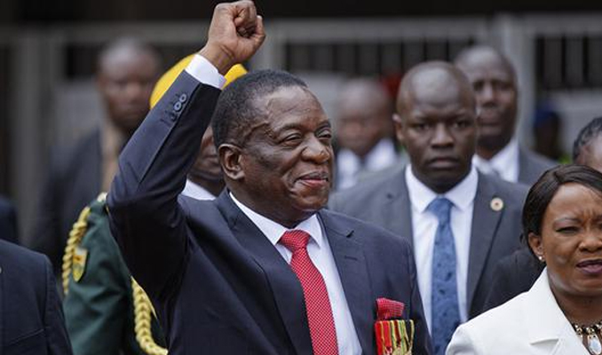 Zimbabve'de yeni devlet başkanı göreve başladı