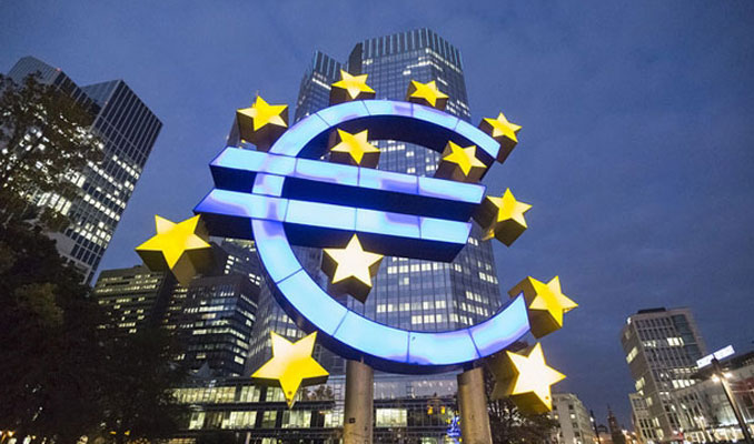 Euro Bölgesi'nde yatırımcı güveni 10 yılın zirvesinde