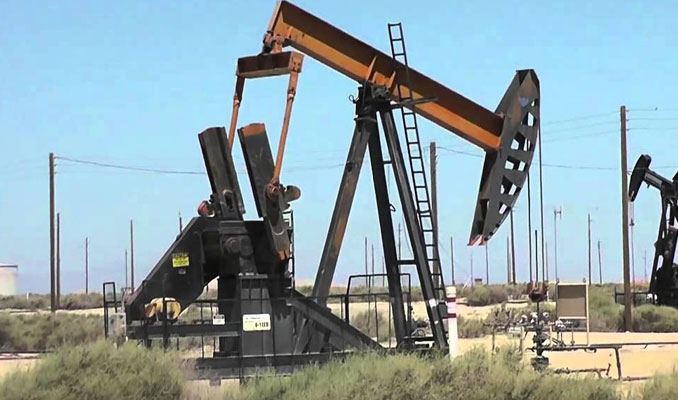 ABD'de kuyu sayısı arttı petrol fiyatları geriledi