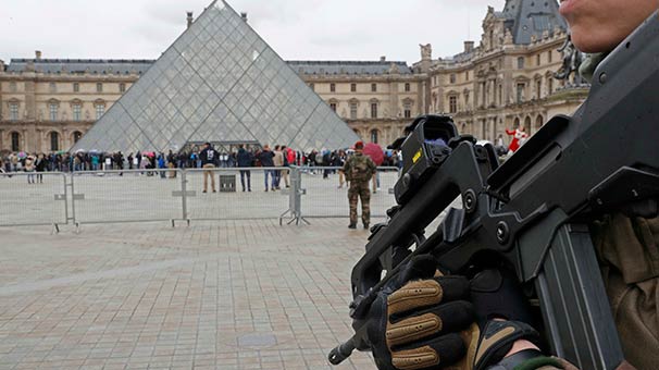 Louvre saldırganında Türkiye vizesi