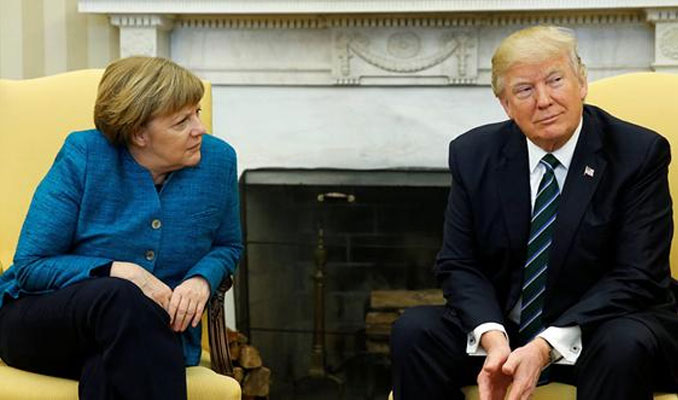 Trump, Merkel'in elini niye sıkmadı