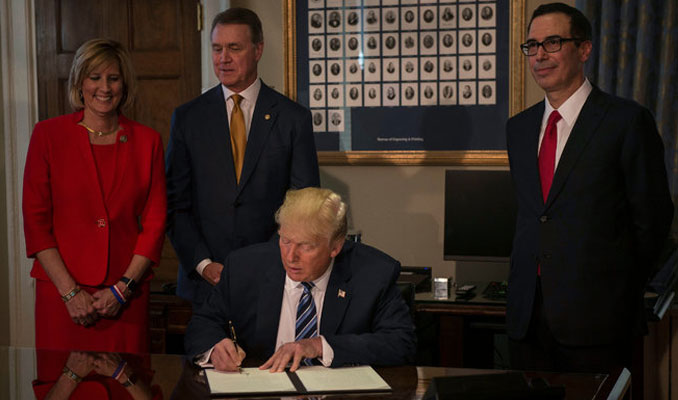 Trump vergi reformu için kararname imzaladı