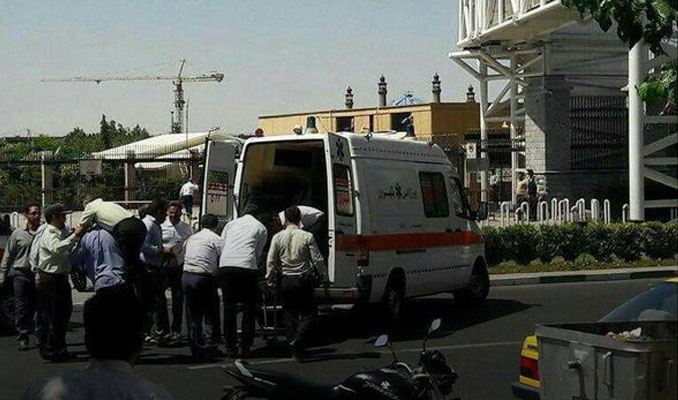 İran kana bulandı: 12 ölü var