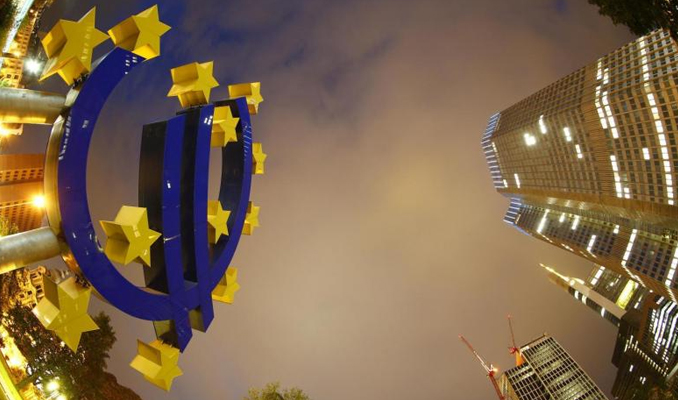 Euro Bölgesi büyümesi hızlandı