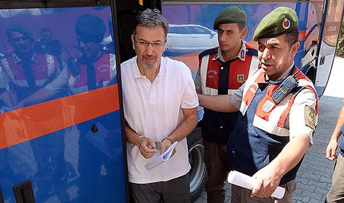 Ahmet Öksüz'e 6 yıl, 3 ay hapis cezası