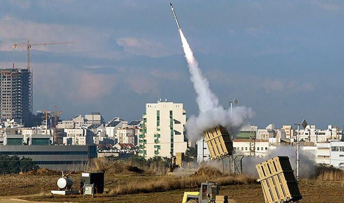 İsrail'den fırlatılan roketler Şam havalimanı yakınlarını vurdu