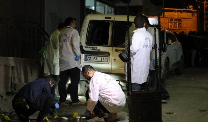 AK Partili ismin aracına bombalı saldırı