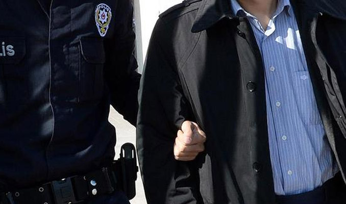 Yunanistan'a kaçarken yakalanan profesör tutuklandı