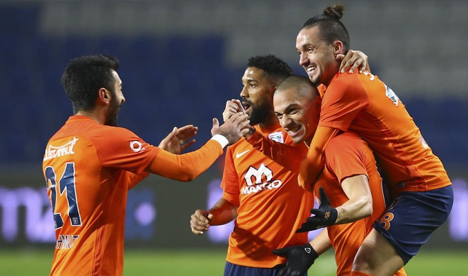Başakşehir liderliği 5 golle geri aldı