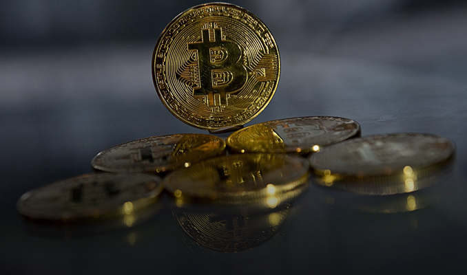 Bitcoin 4500 doların altına geriledi