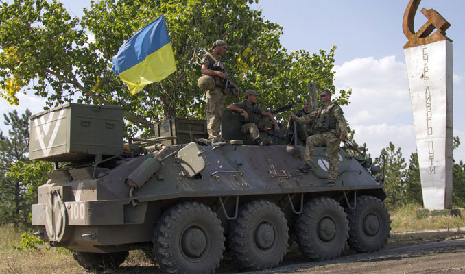Ukrayna ordusu Donetsk’i yoğun ateş altına aldı