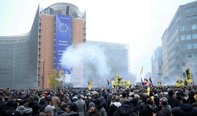 Brüksel'deki protestolarda 90 kişi gözaltına alındı