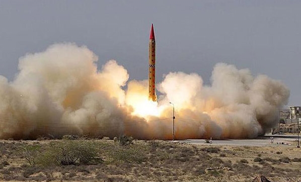 İran füze denemelerine devam edecek