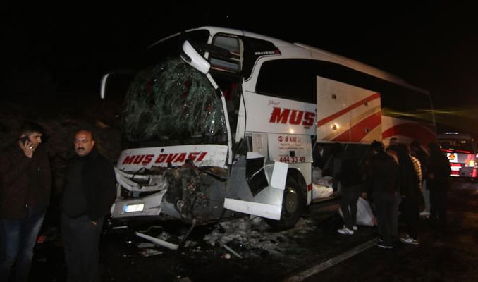 Bingöl'de feci kaza: 9 yaralı