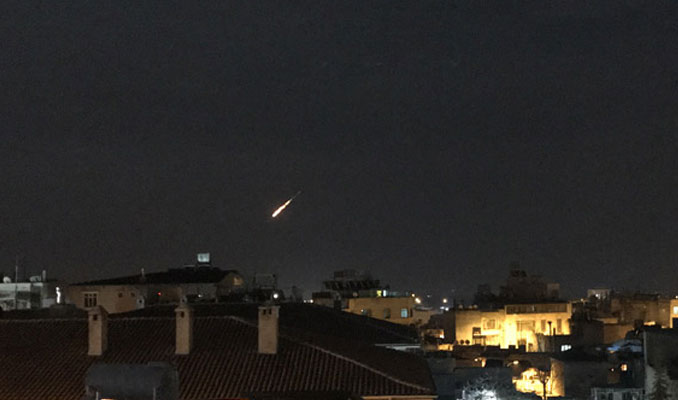 Afrin'e roket yağdı