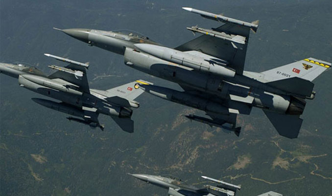 Türk jetleri Cinderes'i bombalıyor