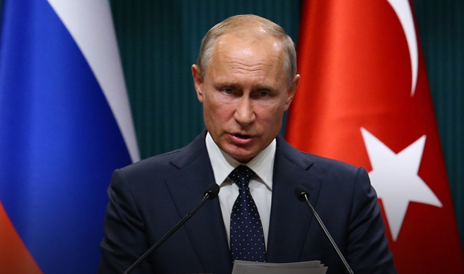 Putin: S-400 anlaşmasını hayata geçirmek önceliğimiz