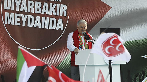 Başbakan Diyarbakır'dan seslendi