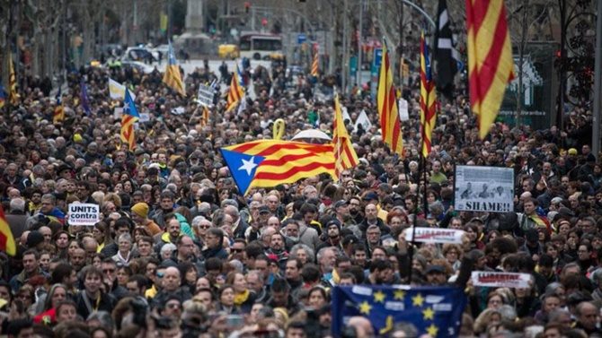 Katalonya'da çözümsüzlük devam ediyor