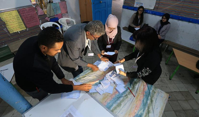 Tunus'taki yerel seçimlerin galibi Nahda