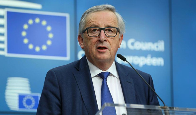 Juncker: İtalya euronun kalbinde yer alıyor