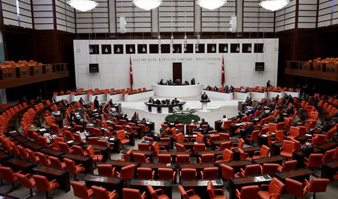 Meclis'te 8 parti temsil edilmeye başlandı