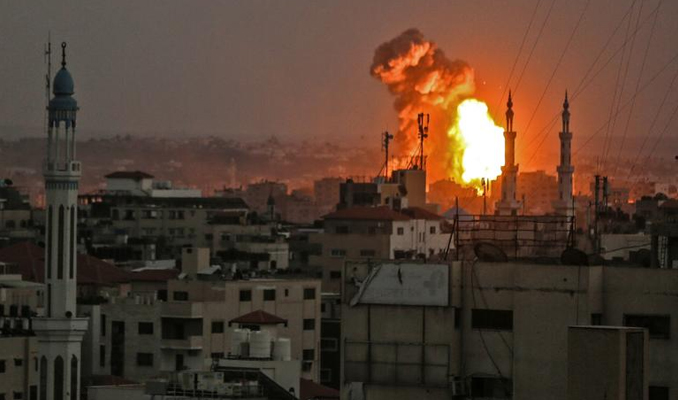 İsrail Gazze'yi vurdu: 4 ölü