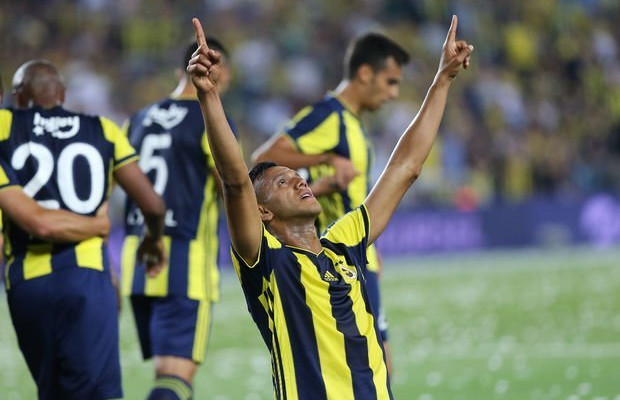 Fenerbahçe, Bursaspor'u 2-1'lik skorla geçti