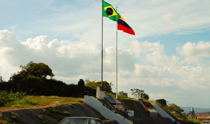 Brezilya sınırını Venezuelalı göçmenlere açtı