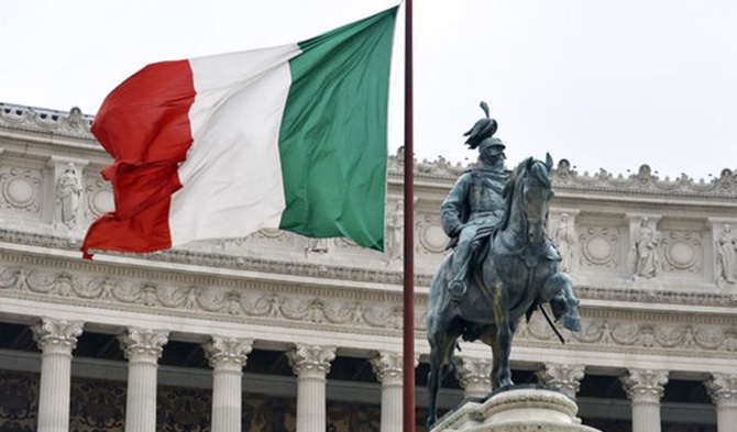 İtalya Maliye Bakanı: İtalya resesyonda değil stagnasyonda