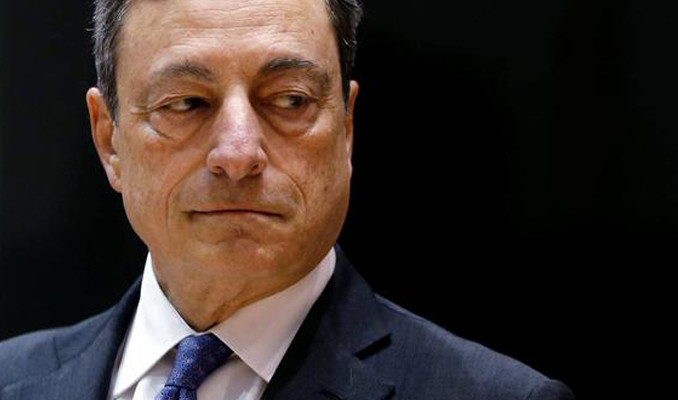 Draghi: Riskler aşağı yöne döndü