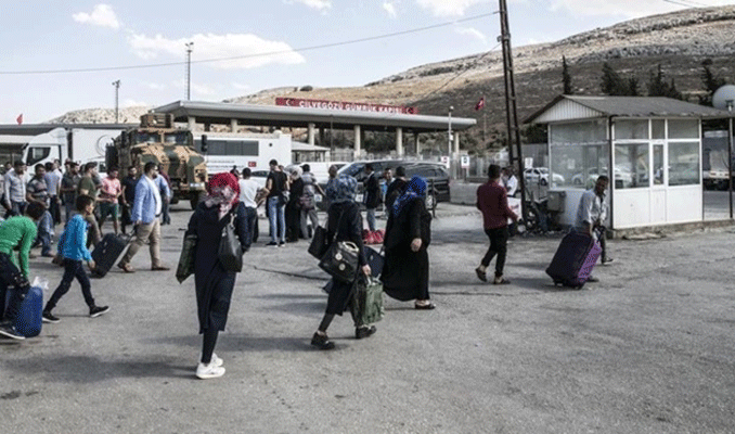 300 bin Suriyeli ülkesine döndü