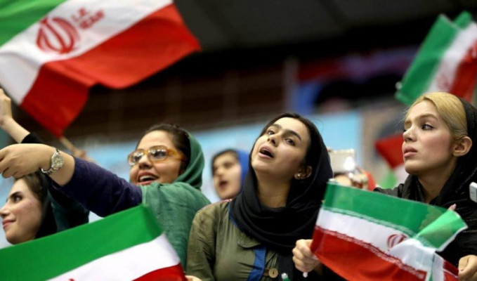 İran'da kadınlara stadyum izni muhafazakarları rahatsız etti