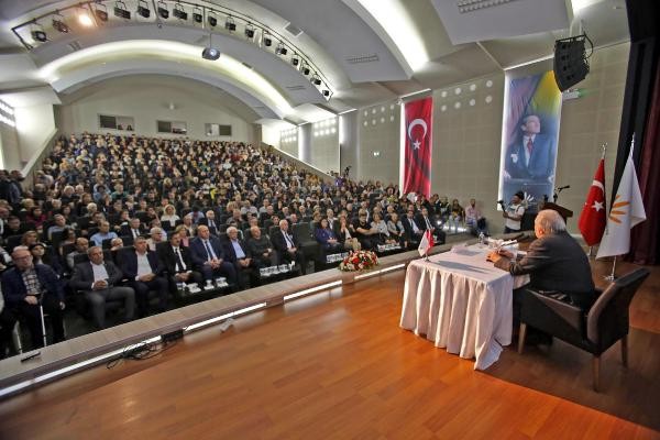 Ortaylı, Atatürk'ü anlattı, dinleyiciler salona sığmadı