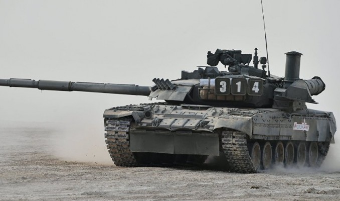 ABD askerleri, Rus T-80U tankını test etti