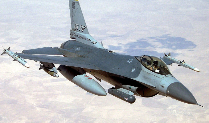 ABD'nin F-16 savaş uçağı Kore yakınlarında düştü