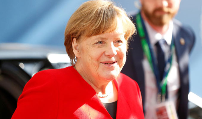 Merkel'den Brexit mesajı: Her senaryoya hazırız
