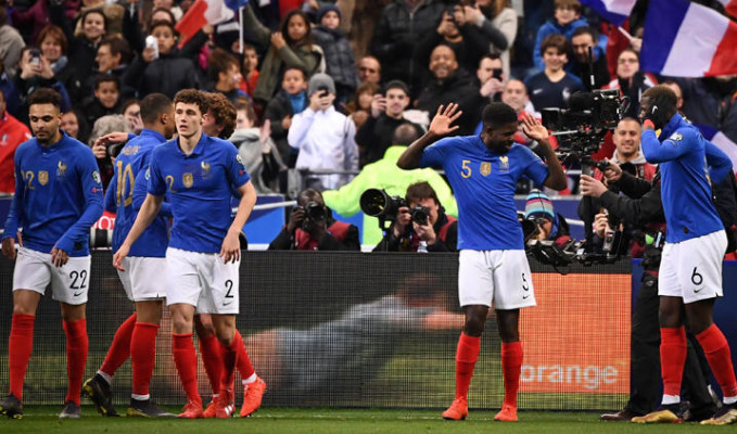 İzlanda'yı 4-0 mağlup eden Fransa averajla lider