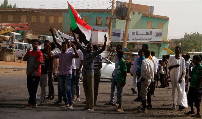 AB: Sudan'da halkın değişim talebini askeri konsey karşılayamaz