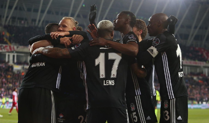 Beşiktaş, Sivasspor'u 2-1 mağlup etti