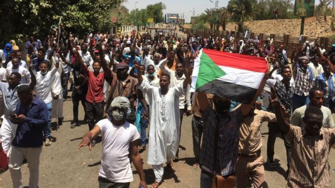 Sudan'da askeri konseyden 3 istifa