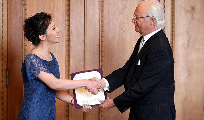 Türk akademisyen ödülünü Kral'dan aldı