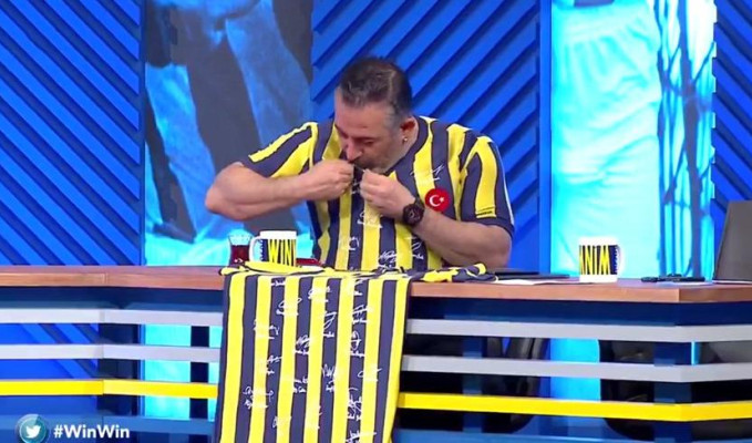 Galatasaraylı iş adamından Fenerbahçe'ye 100 forma ile destek