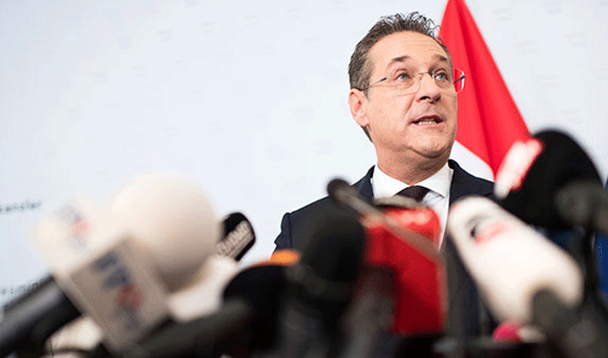 Avusturya'da Başbakan Yardımcısı istifa etti