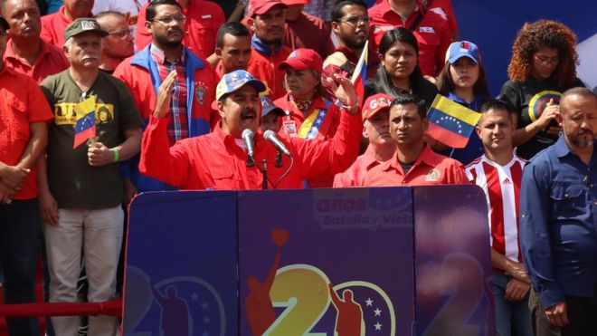 Maduro'dan Ulusal Meclis'e erken seçim resti